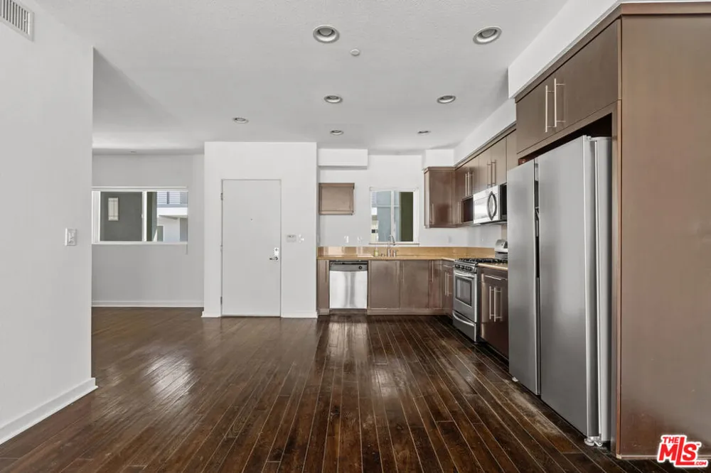 13045 Pacific Promenade #340 Los Angeles, CA 90094