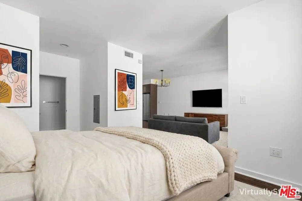 13045 Pacific Promenade #340 Los Angeles, CA 90094