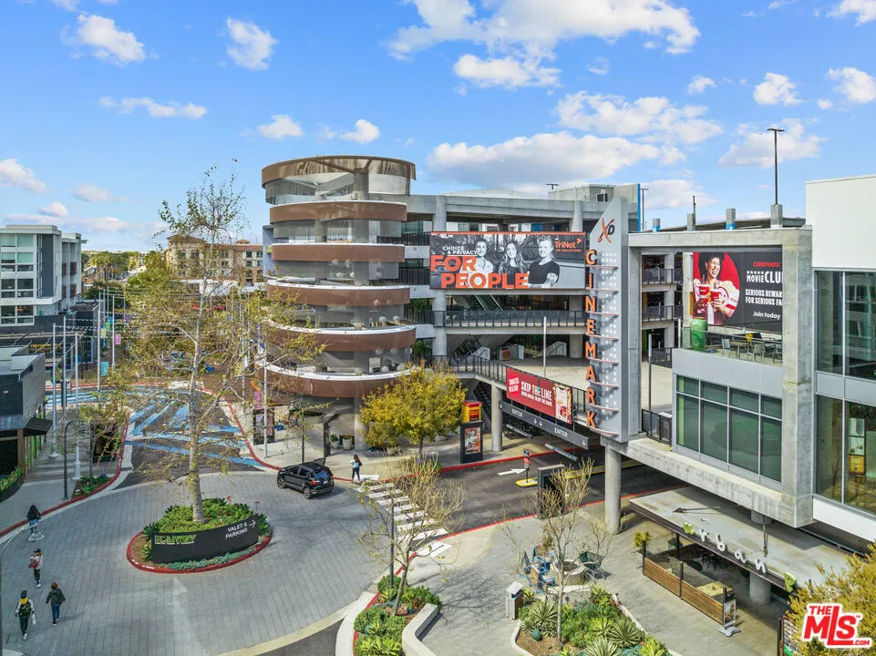 13045 Pacific Promenade #340 Los Angeles, CA 90094