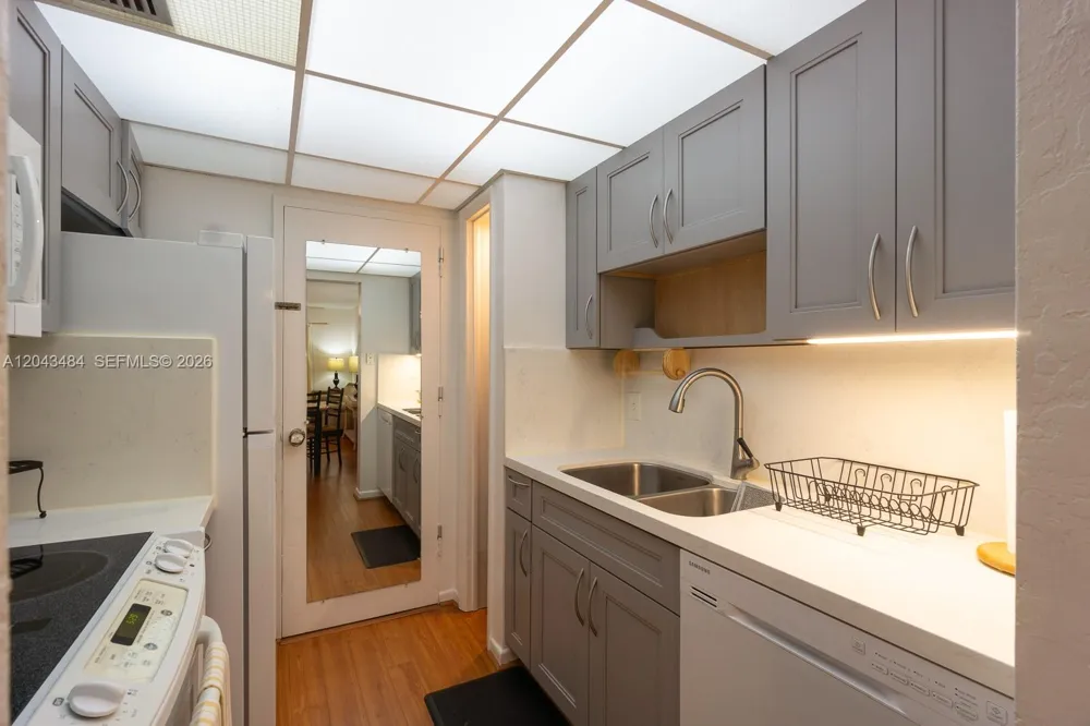 1205 Mariposa Ave #428 Coral Gables, FL 33146