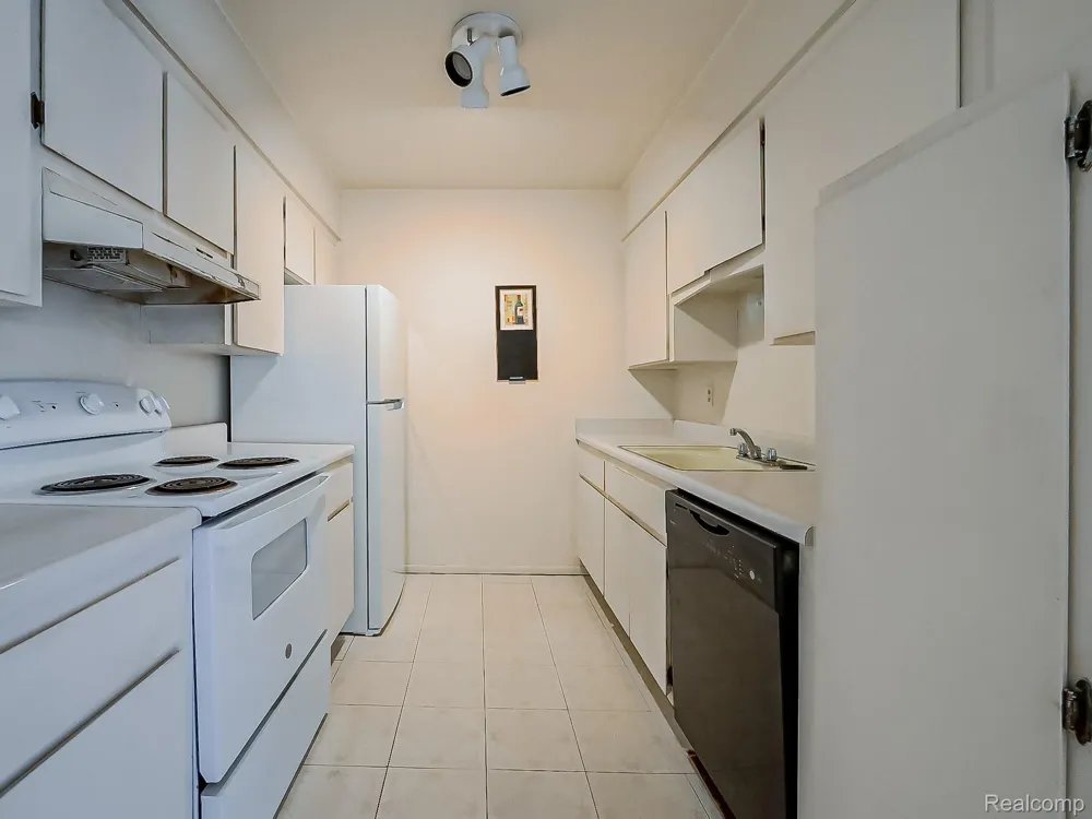32125 Beaconsfield Street #44 Roseville City, MI 48066