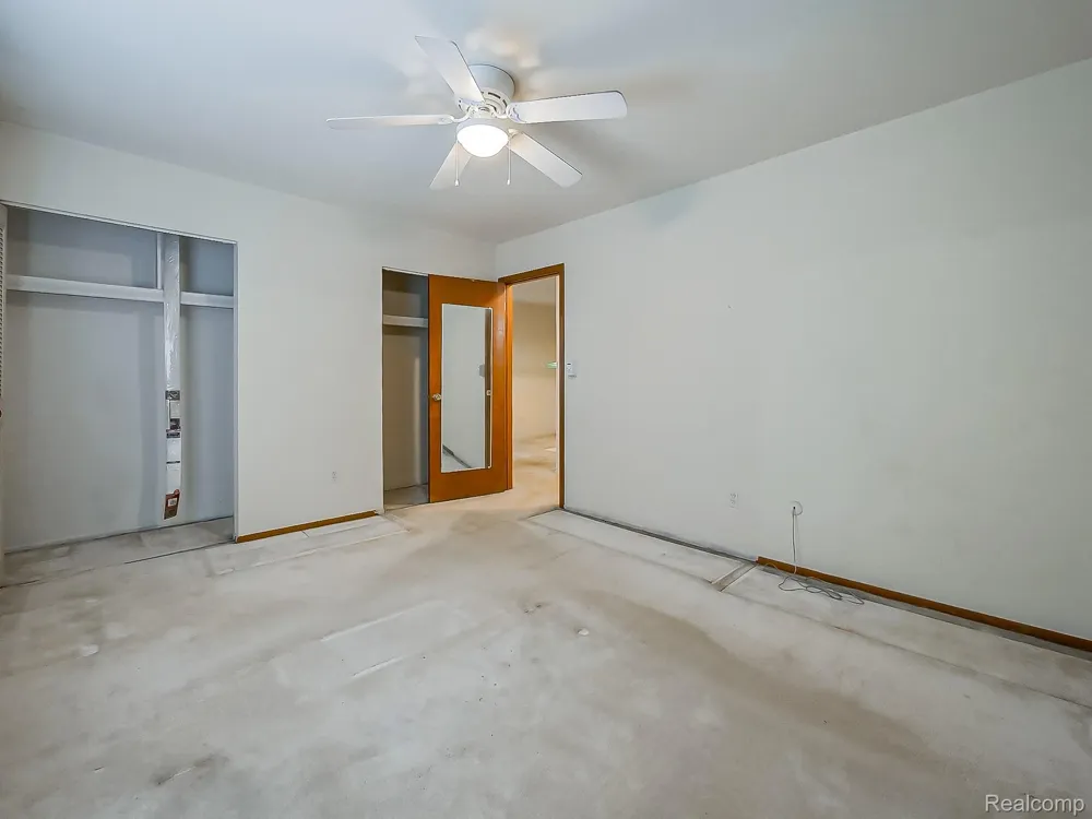 32125 Beaconsfield Street #44 Roseville City, MI 48066