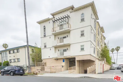 309 S Mariposa Avenue #301