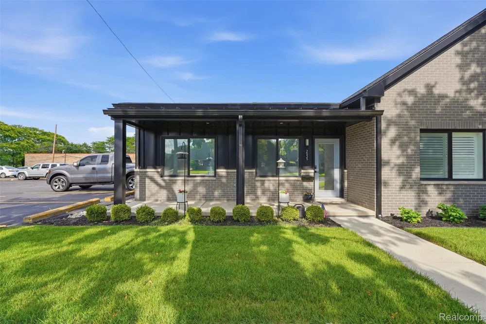 2535 Biddle Avenue Wyandotte City, MI 48192