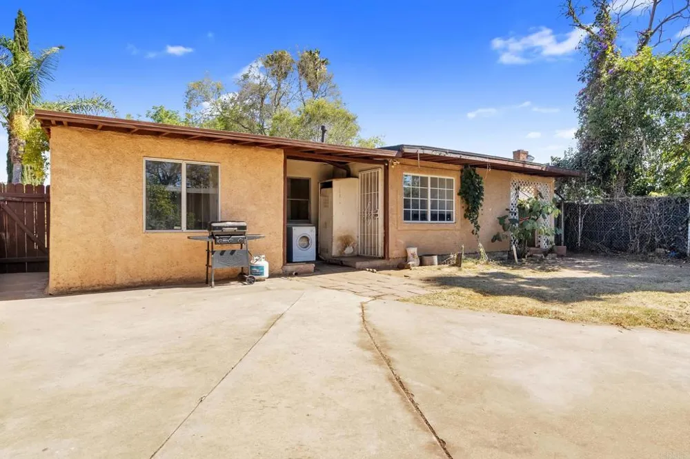 610 W 11th Avenue Escondido, CA 92025