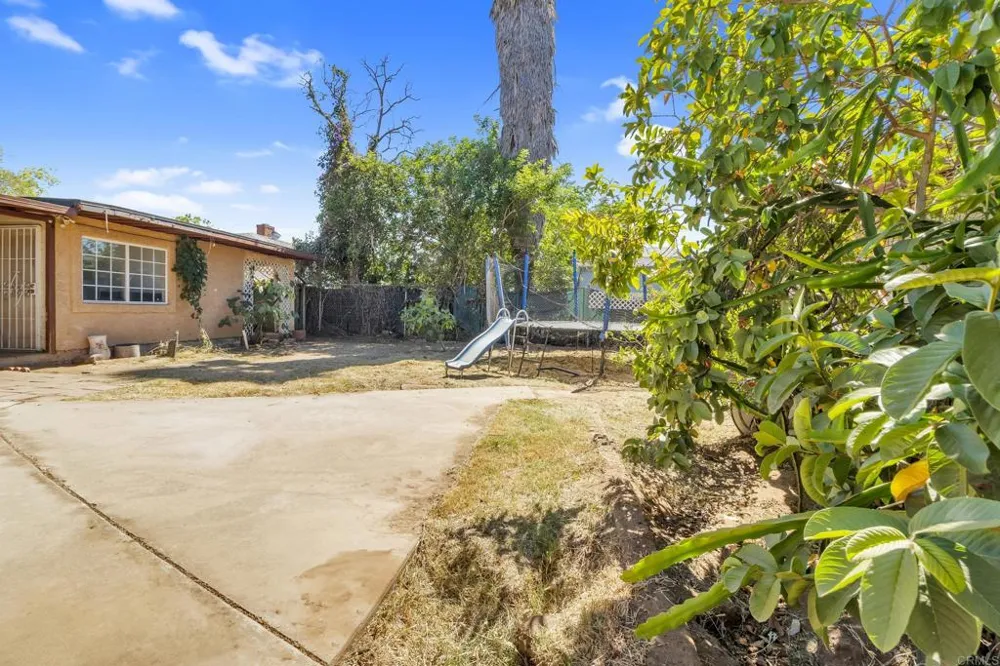 610 W 11th Avenue Escondido, CA 92025