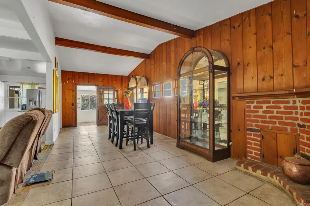 610 W 11th Avenue Escondido, CA 92025