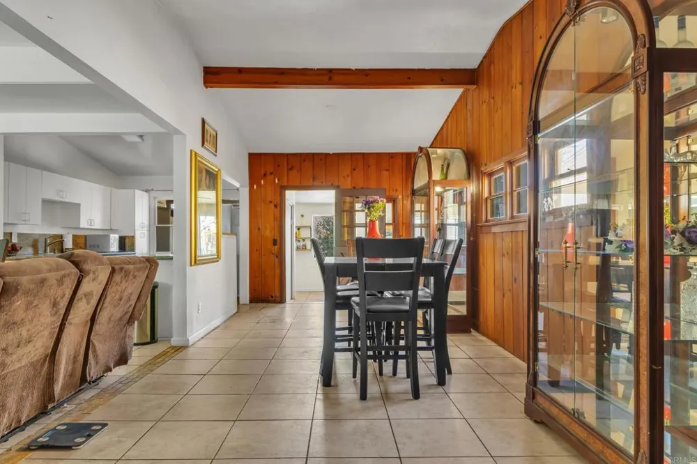 610 W 11th Avenue Escondido, CA 92025