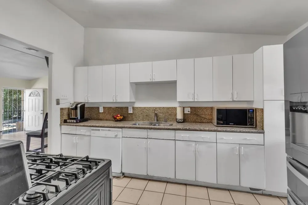610 W 11th Avenue Escondido, CA 92025