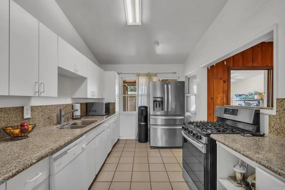 610 W 11th Avenue Escondido, CA 92025