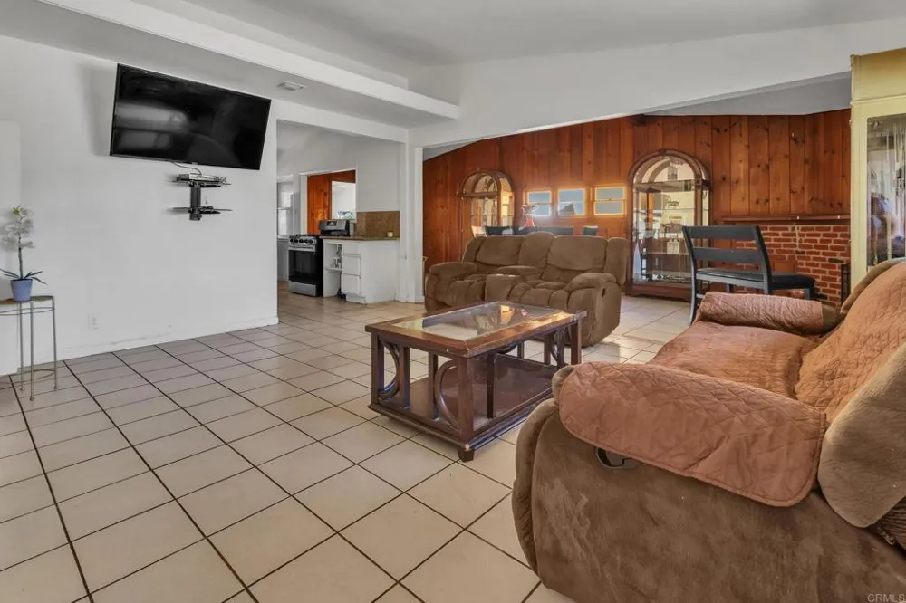610 W 11th Avenue Escondido, CA 92025