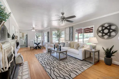 10859 Valle Vista