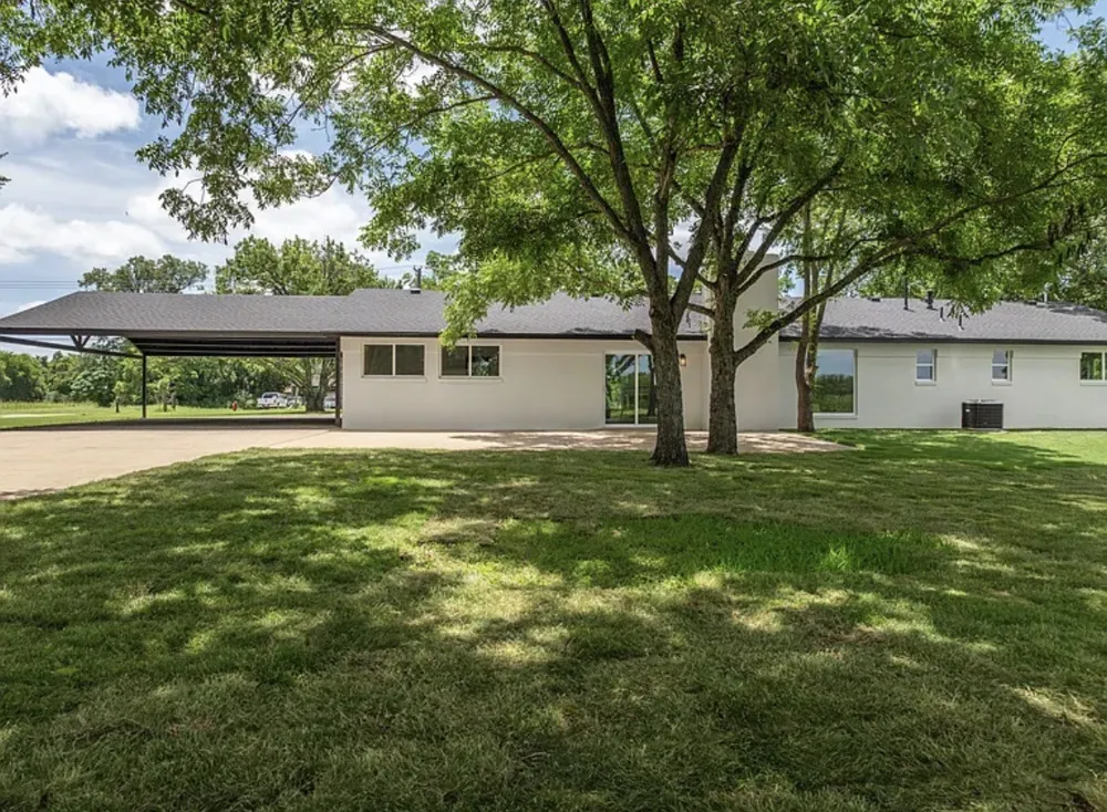 616 E Moonlight Drive Robinson, TX 76706
