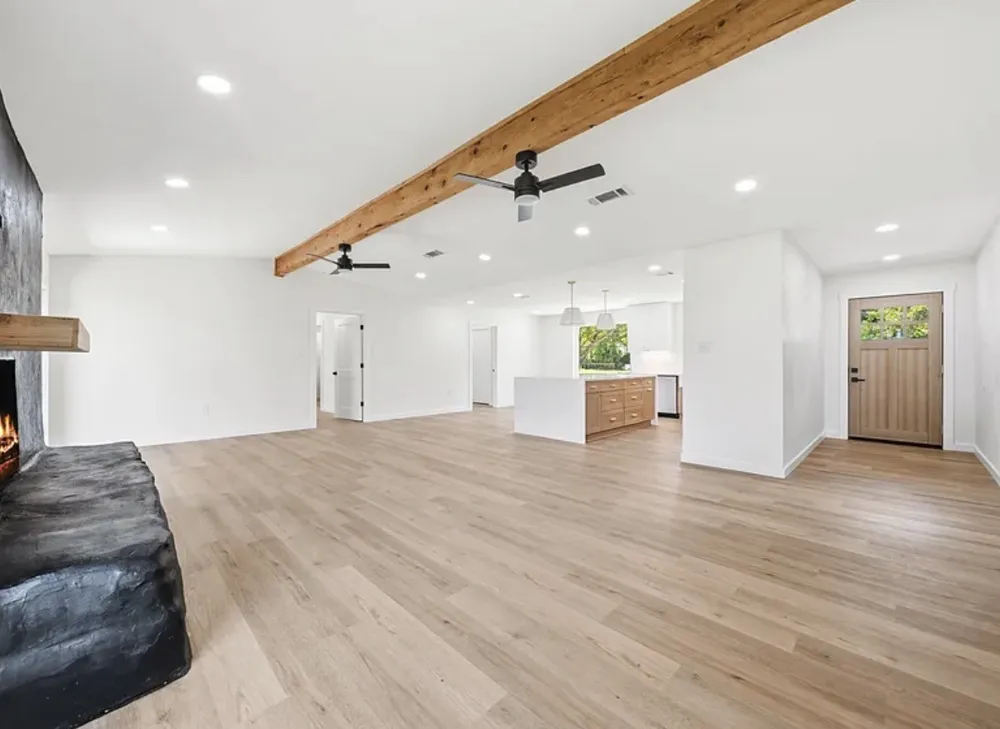 616 E Moonlight Drive Robinson, TX 76706