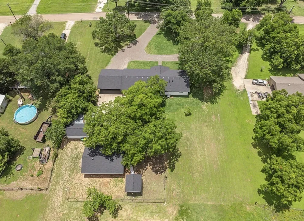 616 E Moonlight Drive Robinson, TX 76706