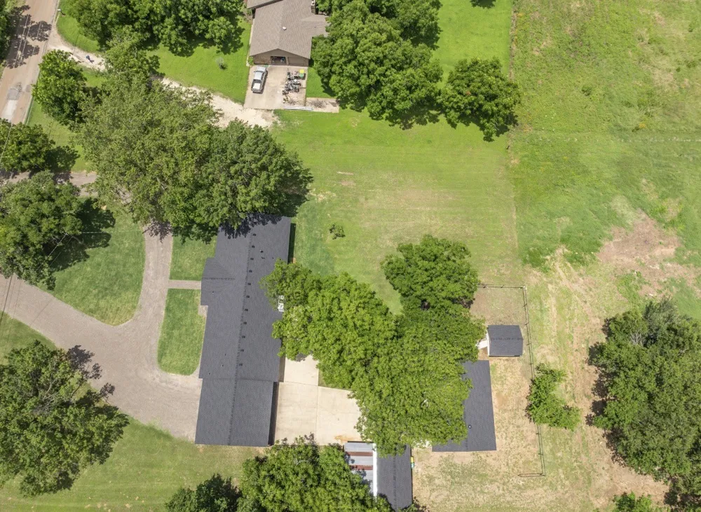 616 E Moonlight Drive Robinson, TX 76706