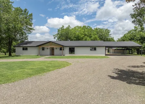 616 E Moonlight Drive