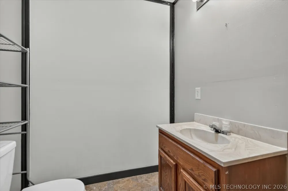402951 W 2300 ROAD Bartlesville, OK 74006