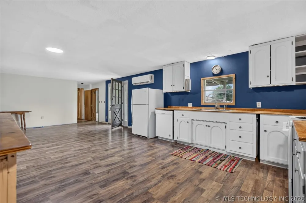 402951 W 2300 ROAD Bartlesville, OK 74006