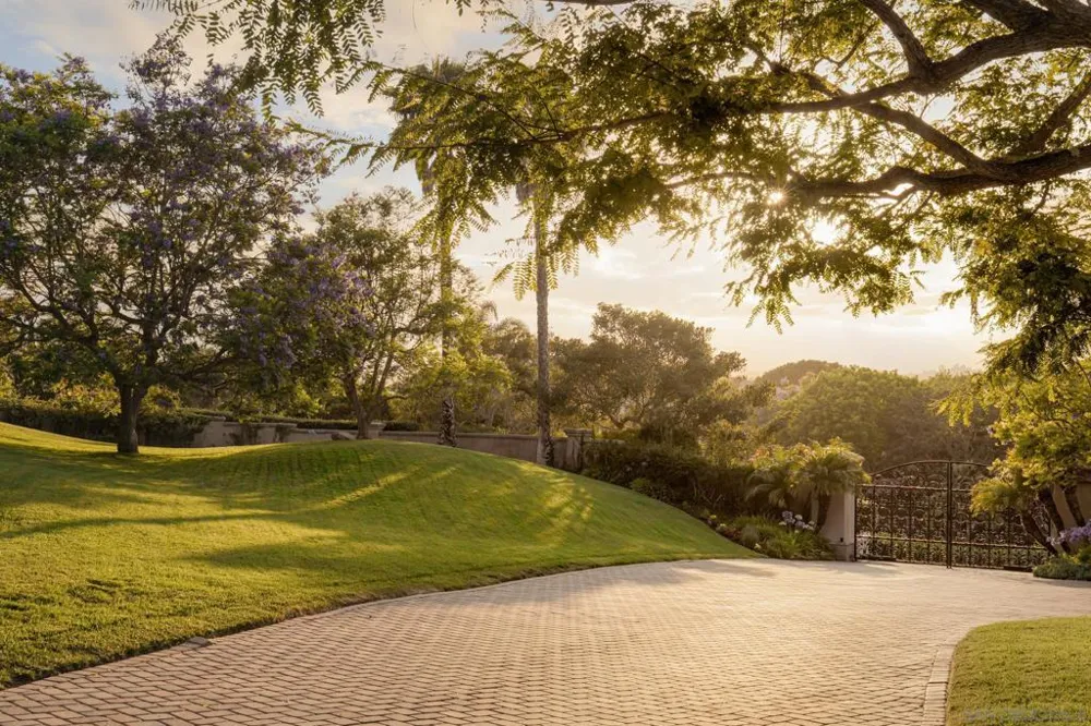 5962 Rancho Diegueno Rd Rancho Santa Fe, CA 92067