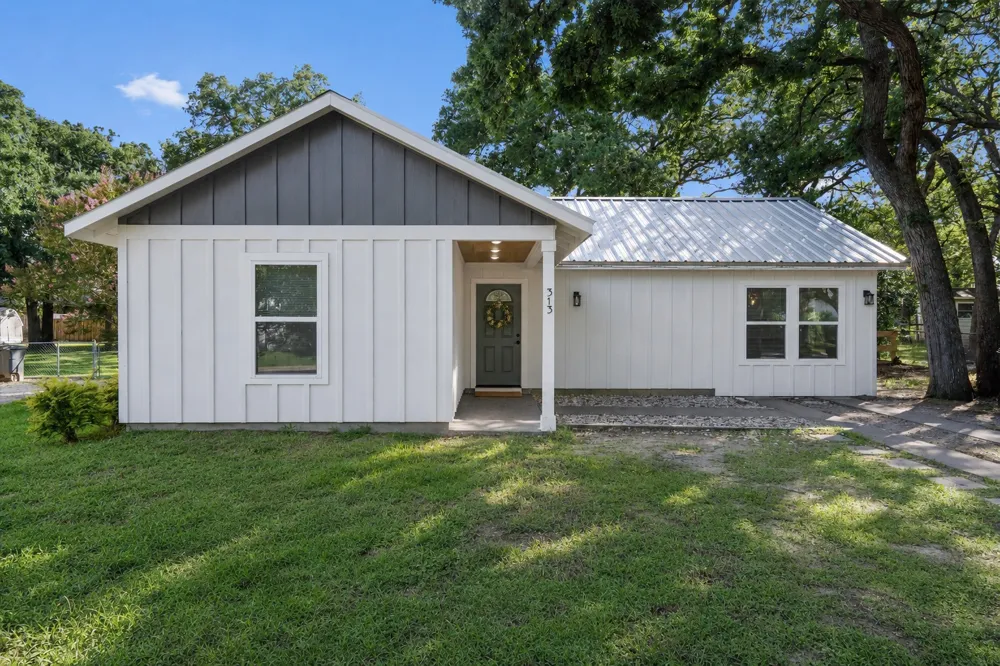 313 Charles Street Rockdale, TX 76567