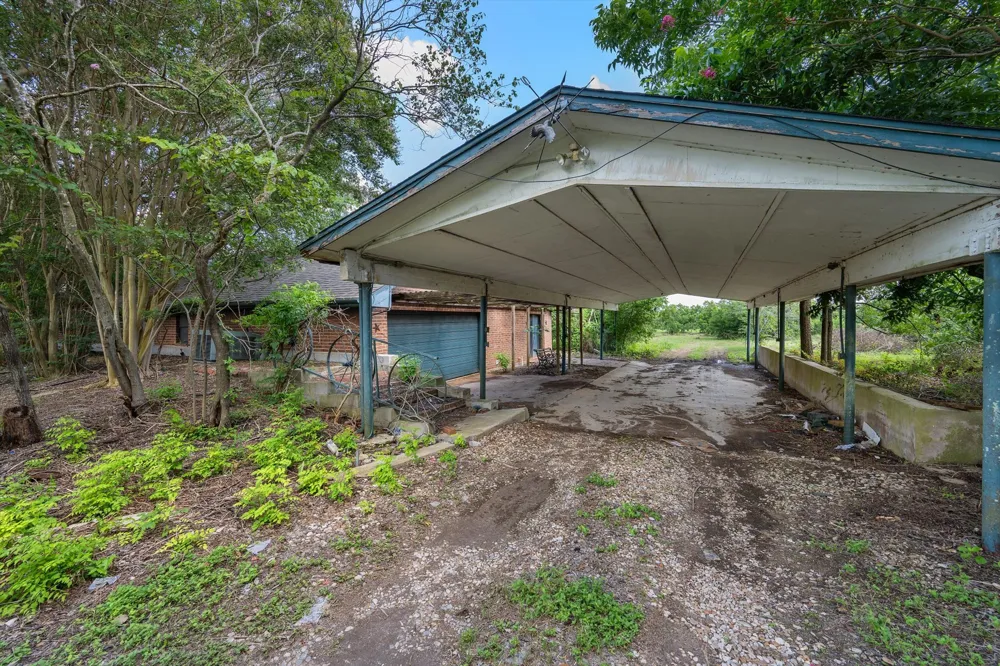 14201 Lund Carlson Road Coupland, TX 78615