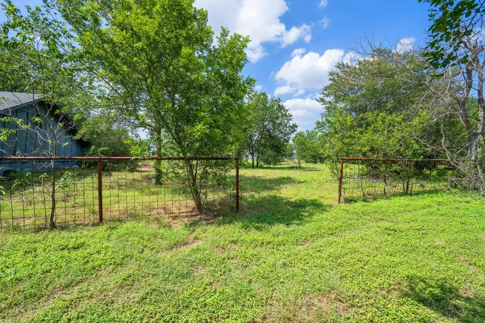 14201 Lund Carlson Road Coupland, TX 78615