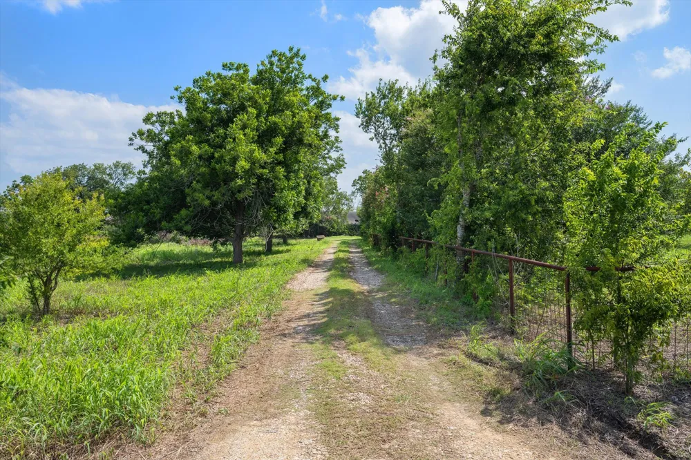 14201 Lund Carlson Road Coupland, TX 78615