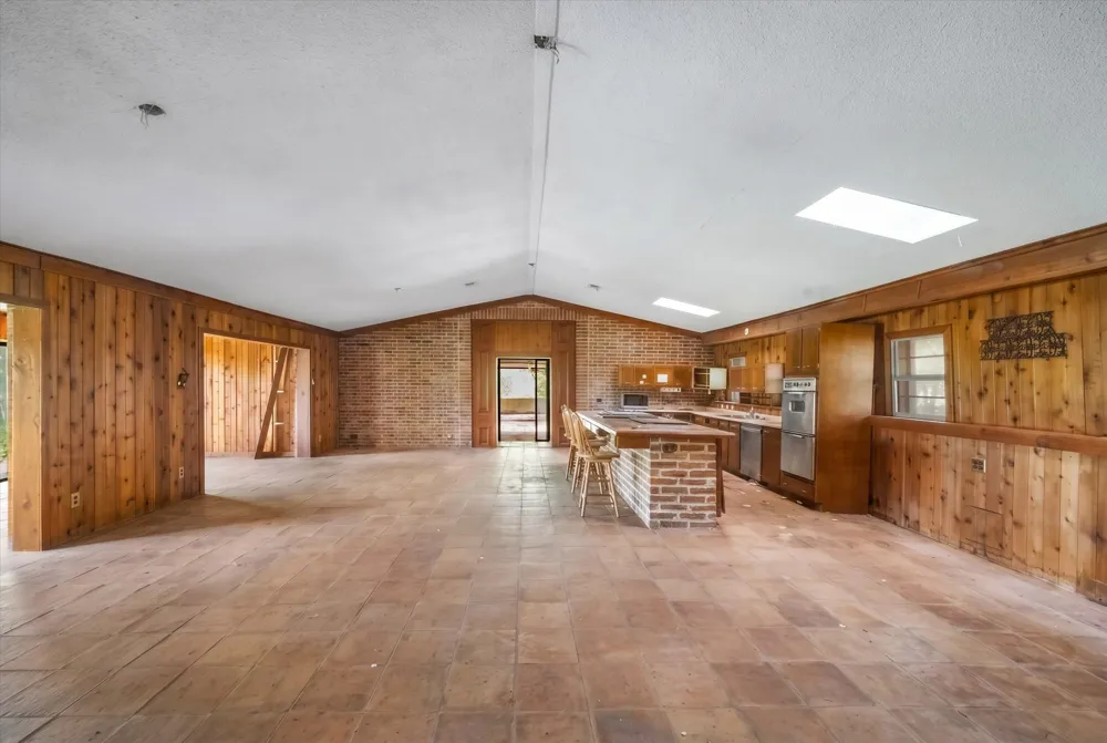14201 Lund Carlson Road Coupland, TX 78615
