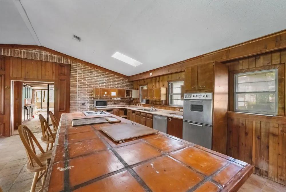 14201 Lund Carlson Road Coupland, TX 78615