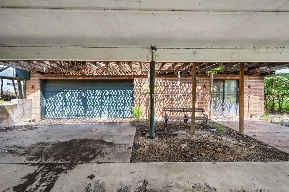 14201 Lund Carlson Road Coupland, TX 78615