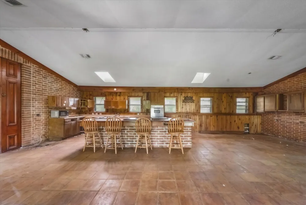 14201 Lund Carlson Road Coupland, TX 78615