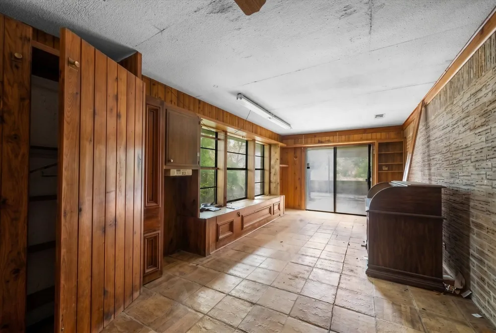 14201 Lund Carlson Road Coupland, TX 78615