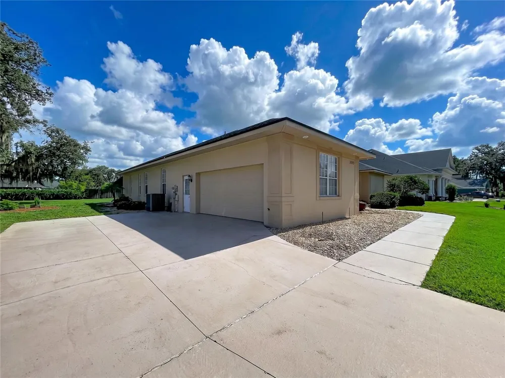 1826 WESTMINSTER COURT Lakeland, FL 33809