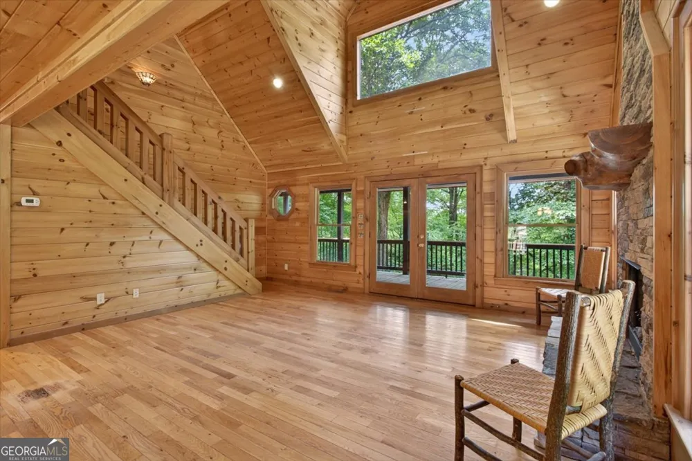 648 Stuart Mountain RD Mineral Bluff, GA 30559