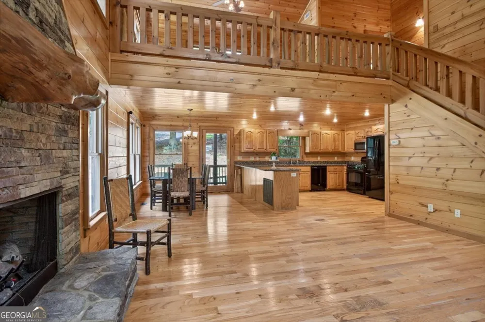 648 Stuart Mountain RD Mineral Bluff, GA 30559