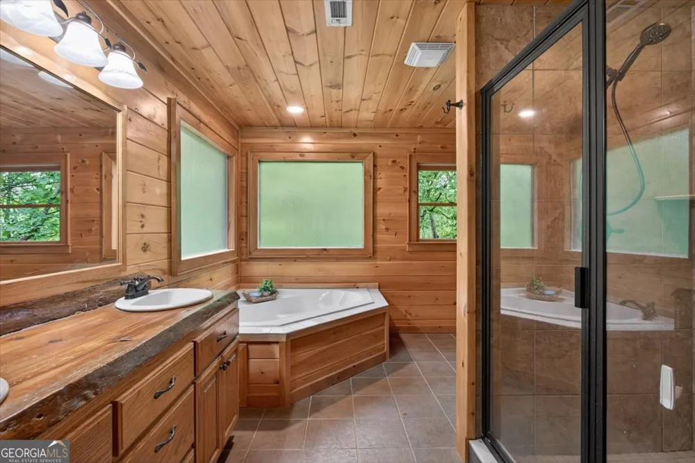 648 Stuart Mountain RD Mineral Bluff, GA 30559