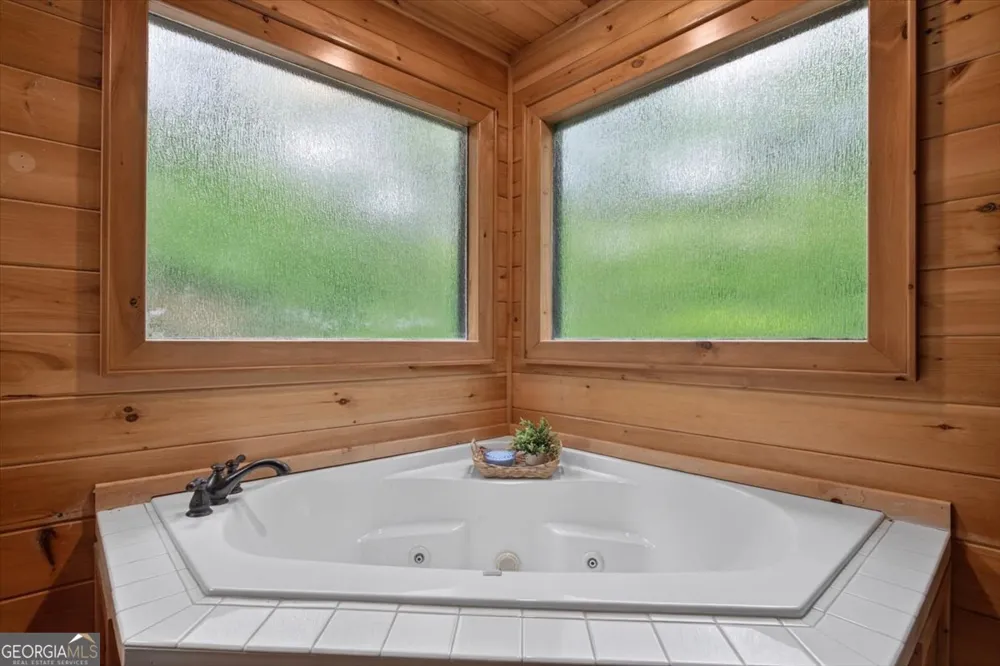 648 Stuart Mountain RD Mineral Bluff, GA 30559