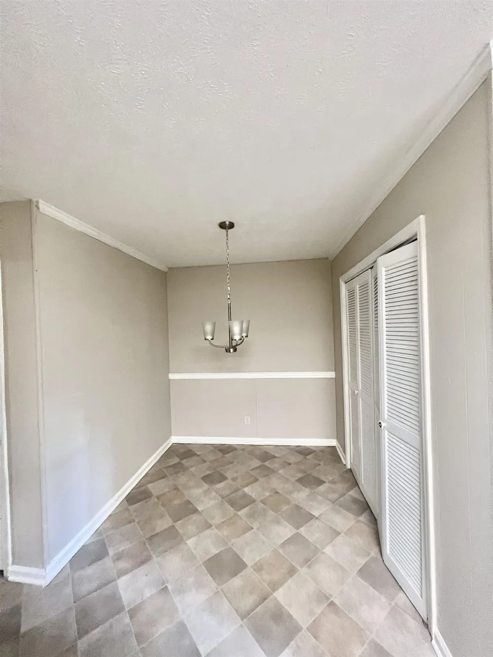 300 Springdale DR LaGrange, GA 30240