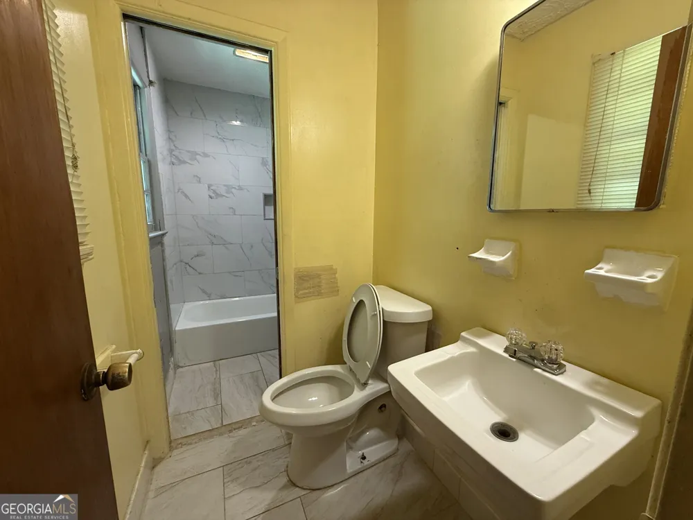 6597 King William DR Morrow, GA 30260