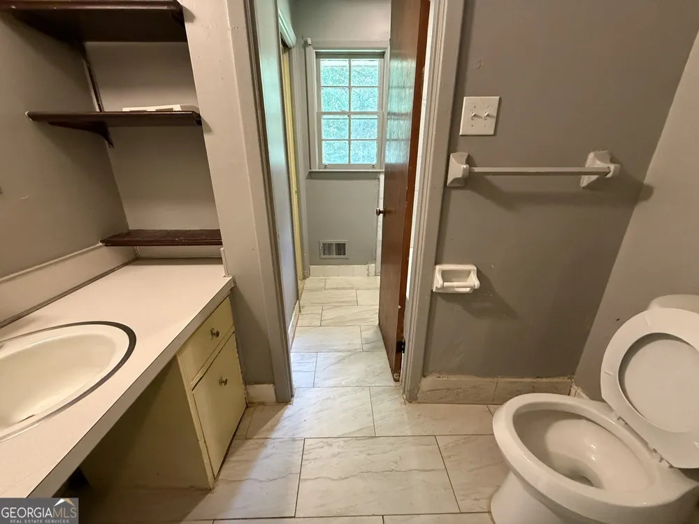 6597 King William DR Morrow, GA 30260