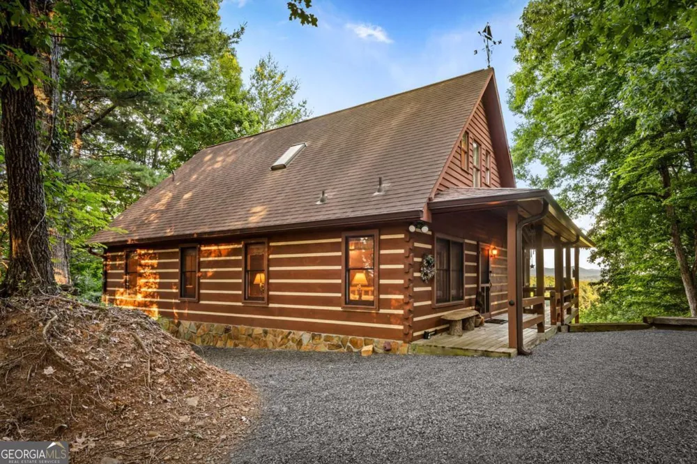 1289 My Mountain RD Morganton, GA 30560