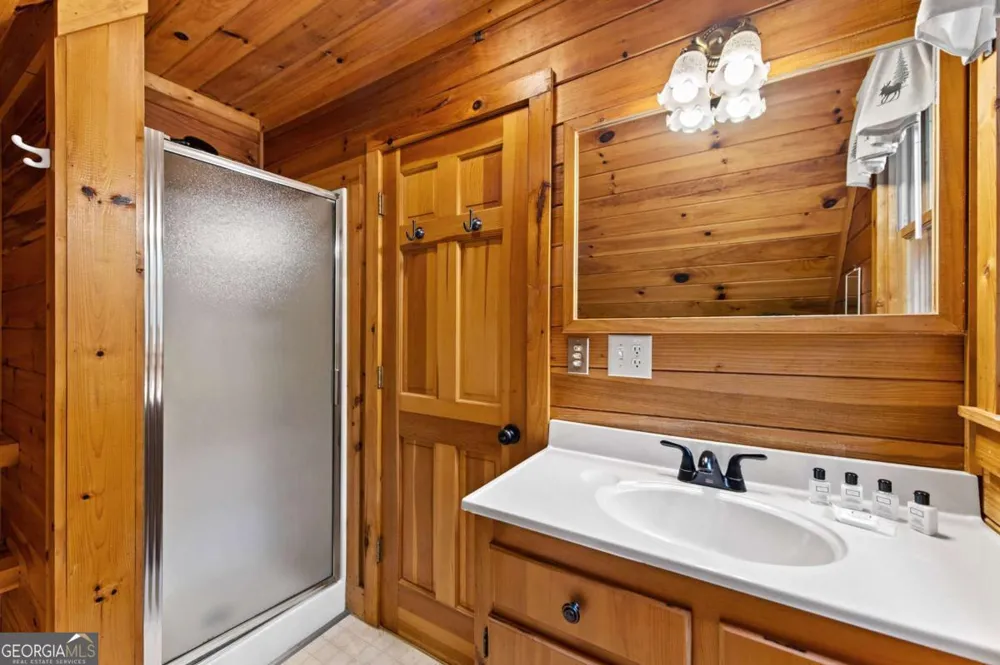 1289 My Mountain RD Morganton, GA 30560