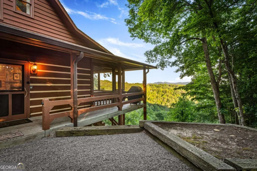 1289 My Mountain RD Morganton, GA 30560