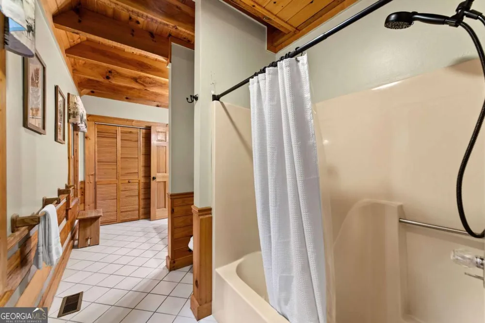 1289 My Mountain RD Morganton, GA 30560