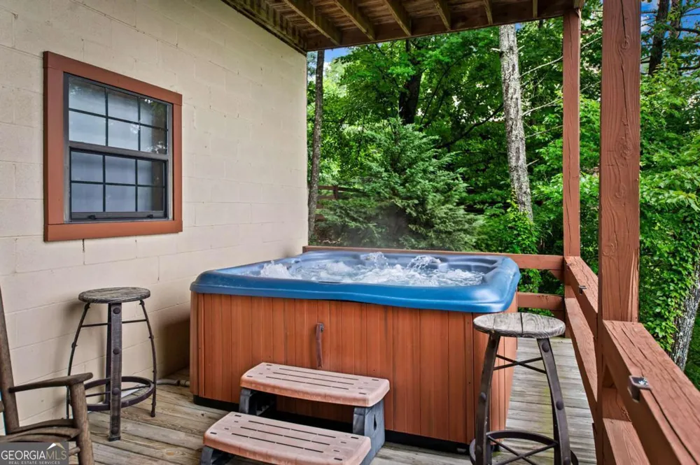 1289 My Mountain RD Morganton, GA 30560