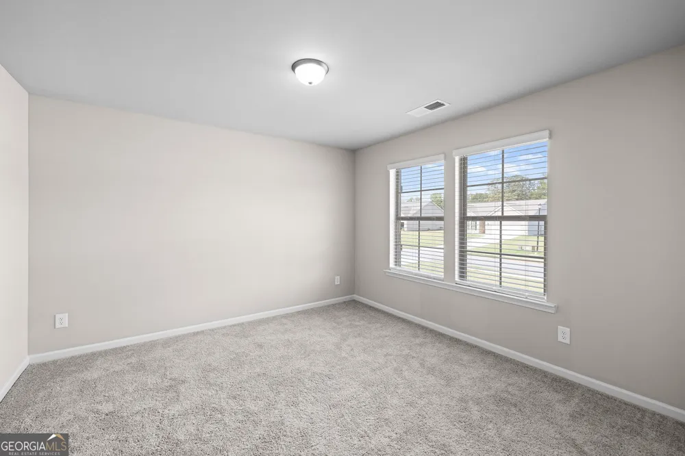 58 Purackal LN Statham, GA 30666