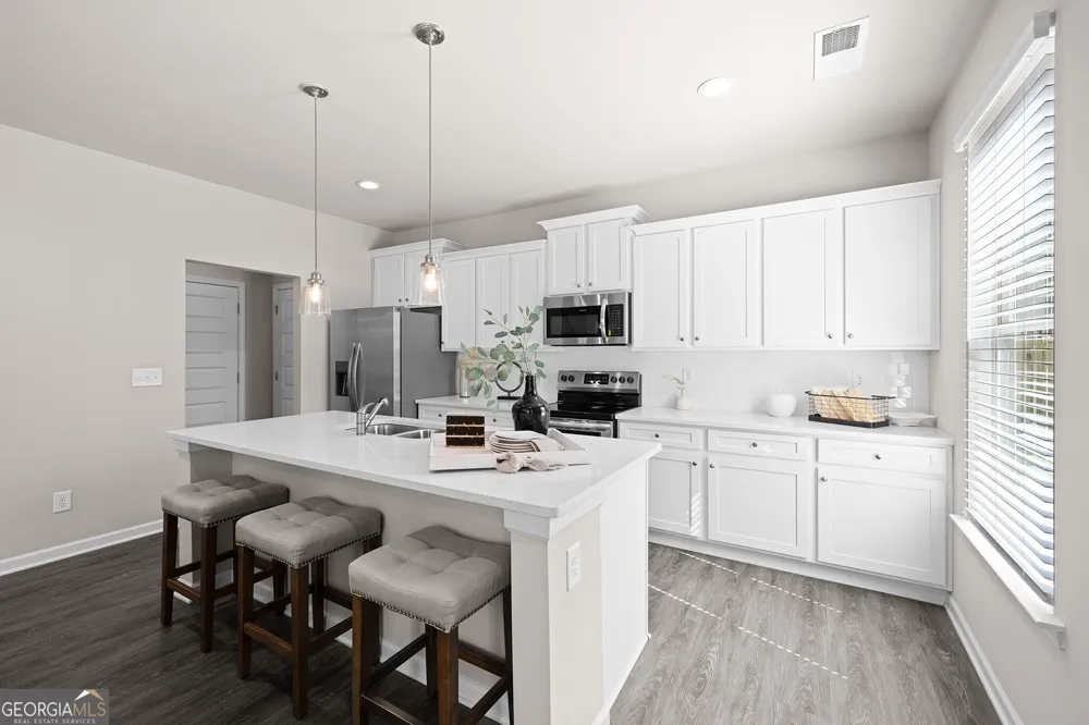 58 Purackal LN Statham, GA 30666