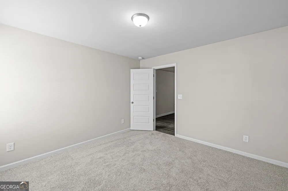 58 Purackal LN Statham, GA 30666