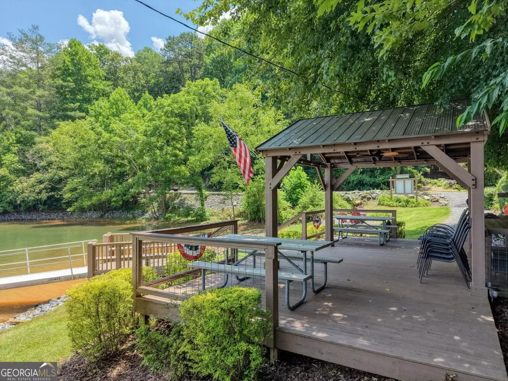 14 B Breezewood VLG Young Harris, GA 30582
